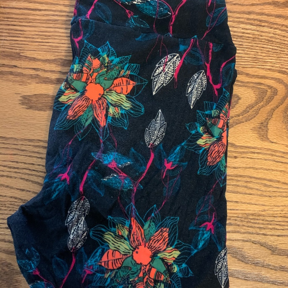 LuLaRoe OS leggings
